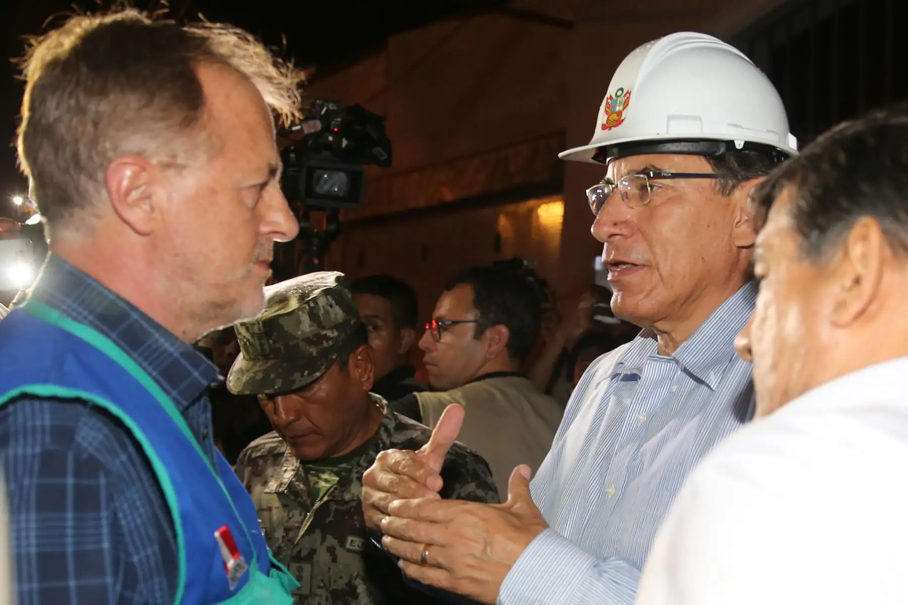 Mesa Redonda: Presidente Vizcarra supervisa acciones en zona de incendio. Foto: ANDINA/Jhony Laurente