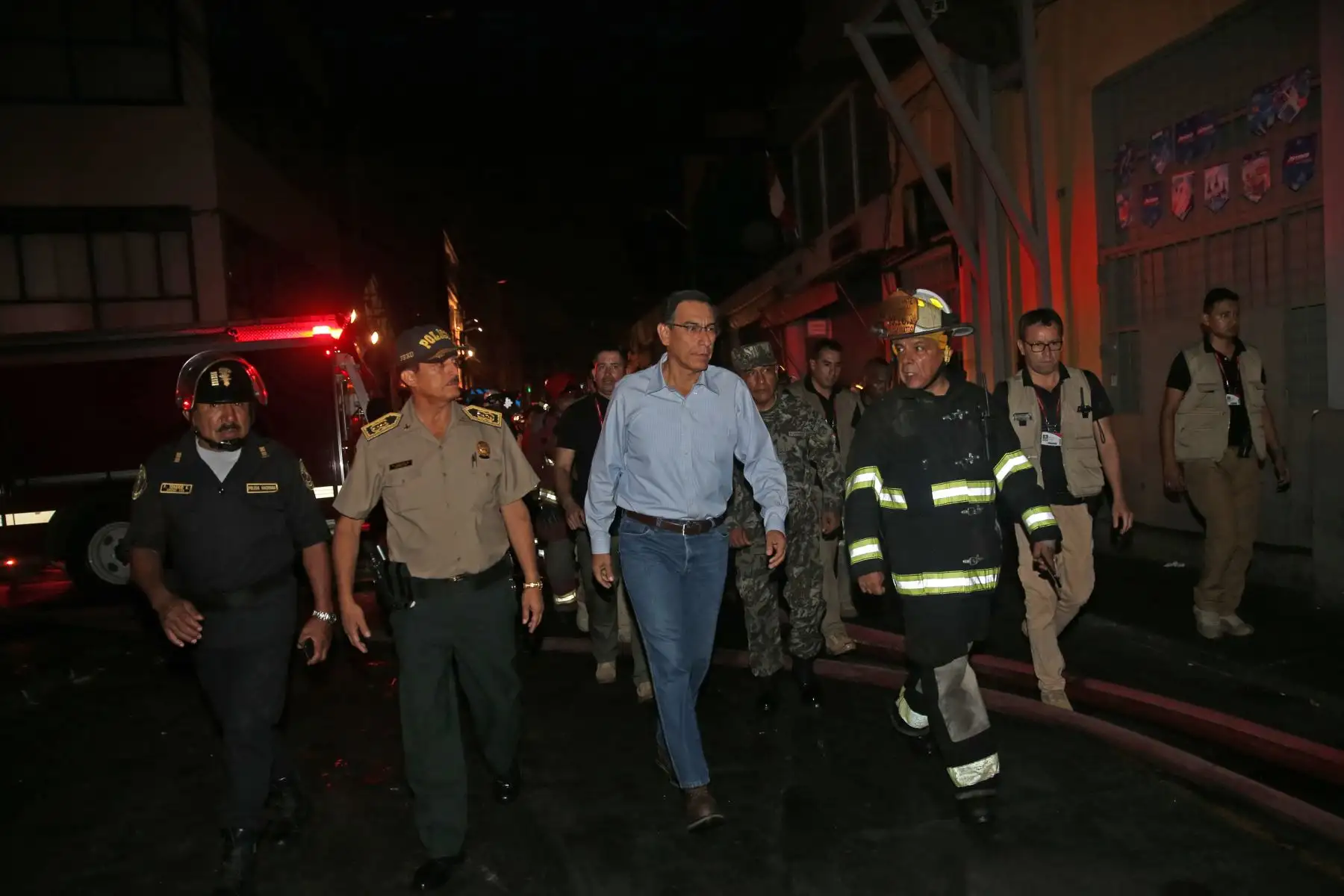 Mesa Redonda: Presidente Vizcarra supervisa acciones en zona de incendio. Foto: ANDINA/Jhony Laurente