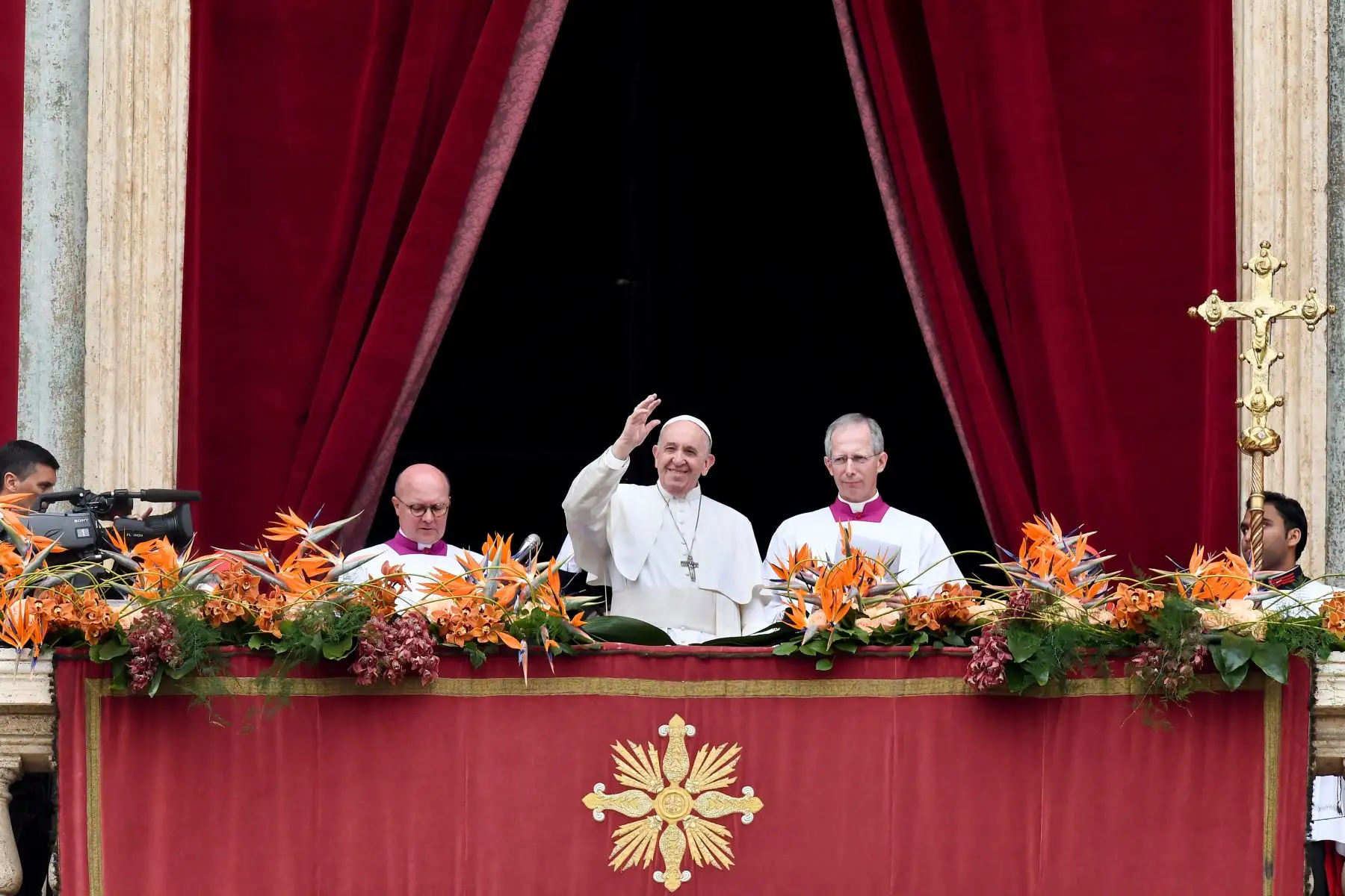 Papa Francisco celebra misa en Vaticano.Los cristianos de todo el mundo están celebrando la Semana Santa, conmemorando la crucifixión de Jesucristo, que lleva a su resurrección en la Pascua.
Foto: AFP