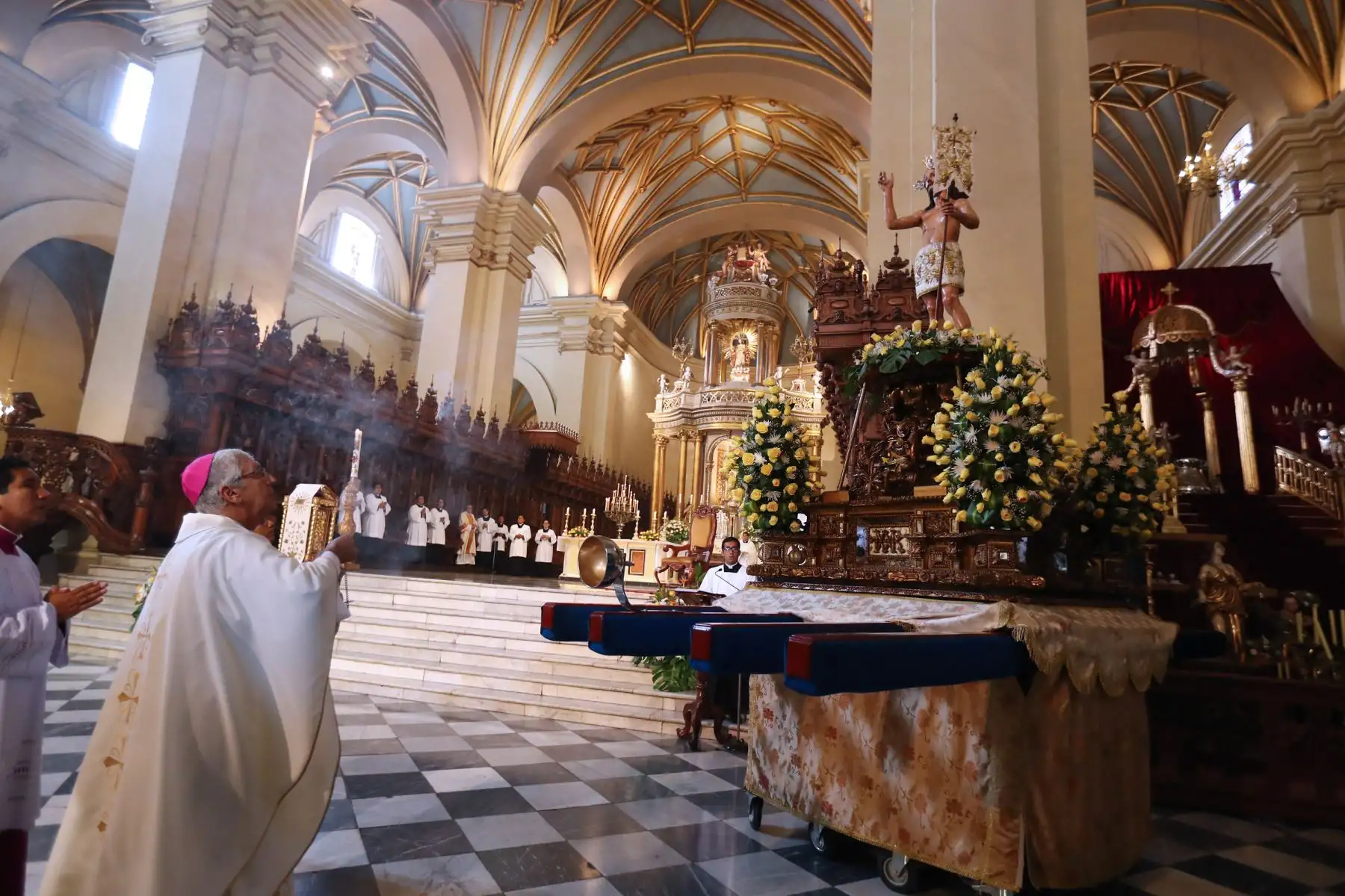 Monseñor Carlos Castillo celebra  Misa de pascua de Resurrección.Foto: ANDINA/Norman Córdova