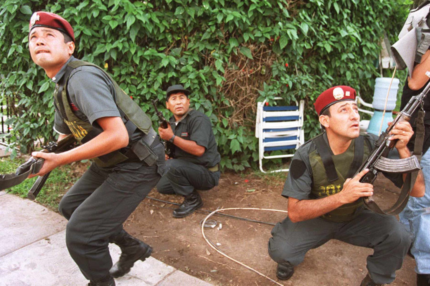 Operación Chavín de Huántar, la gesta militar que permitió el rescate de 72 rehenes.  Foto: AFP