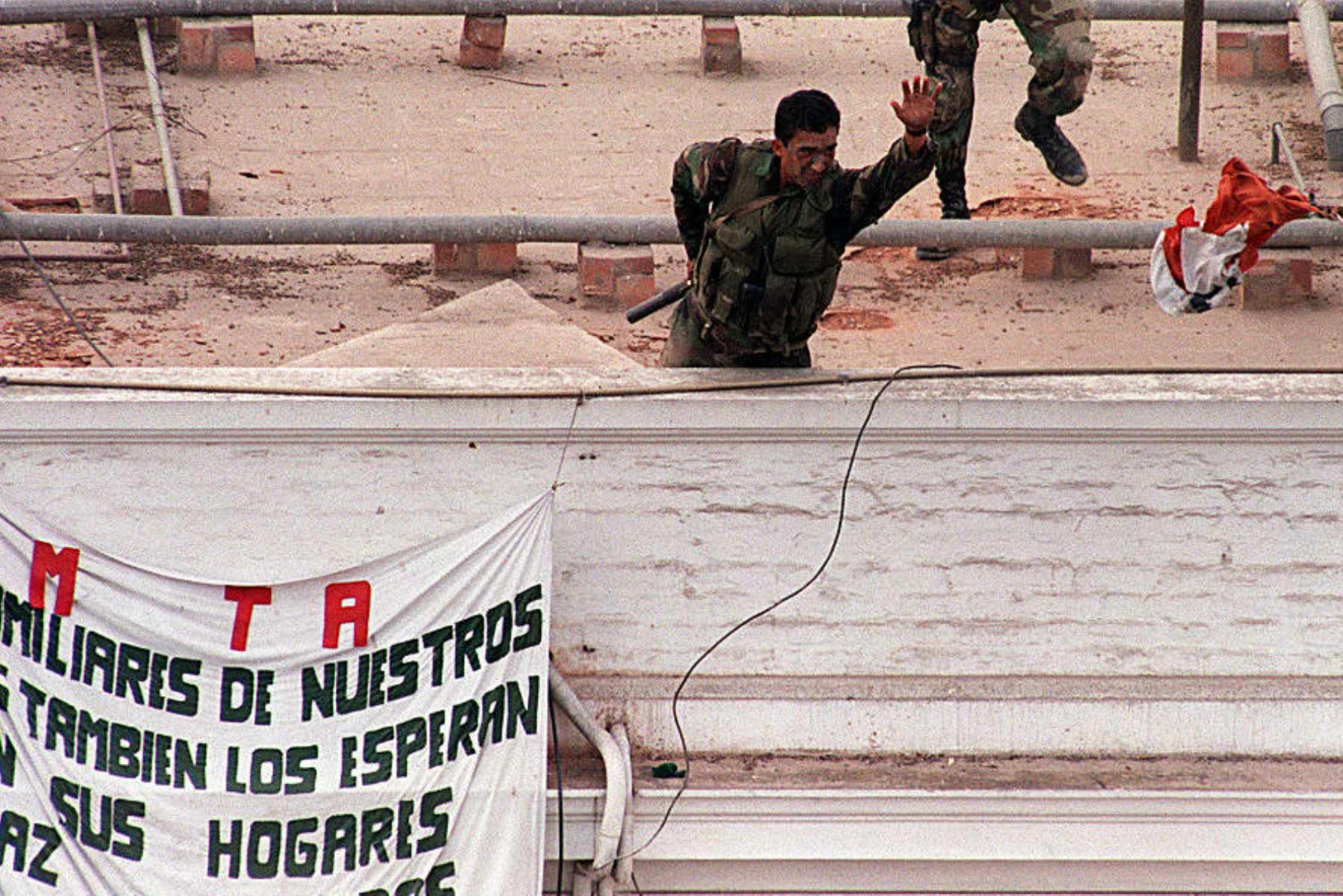 Operación Chavín de Huántar, la gesta militar que permitió el rescate de 72 rehenes.  Foto: AFP