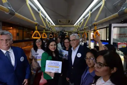Ministra lanzó campaña en estación de El Metropolitano. Foto: MIMP