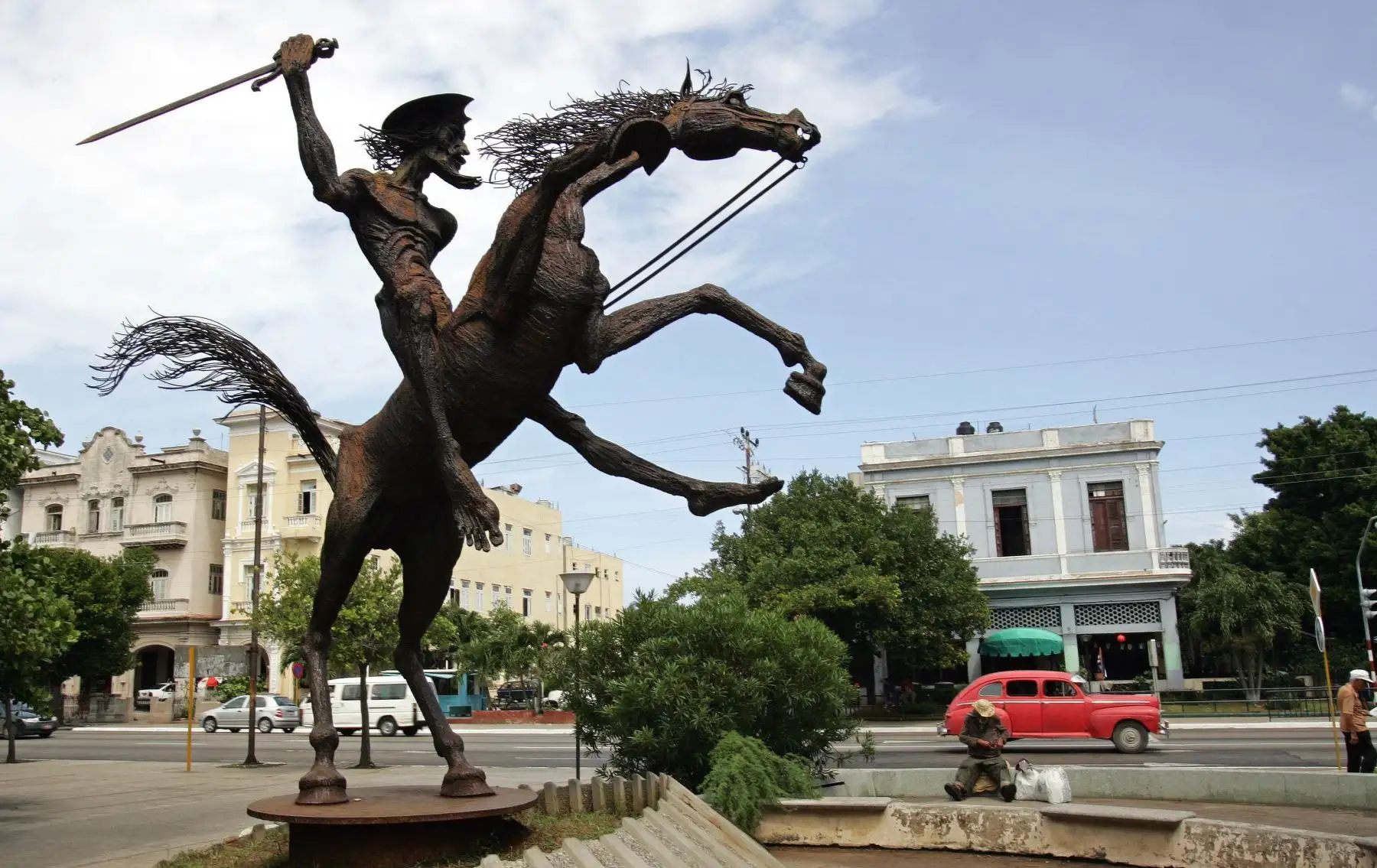 Una escultura en hierro de Don Quijote de la Mancha en su caballo , es la vista en el parque El Quijote "del Vedado, en La Habana -.Cuba.

Foto :AFP