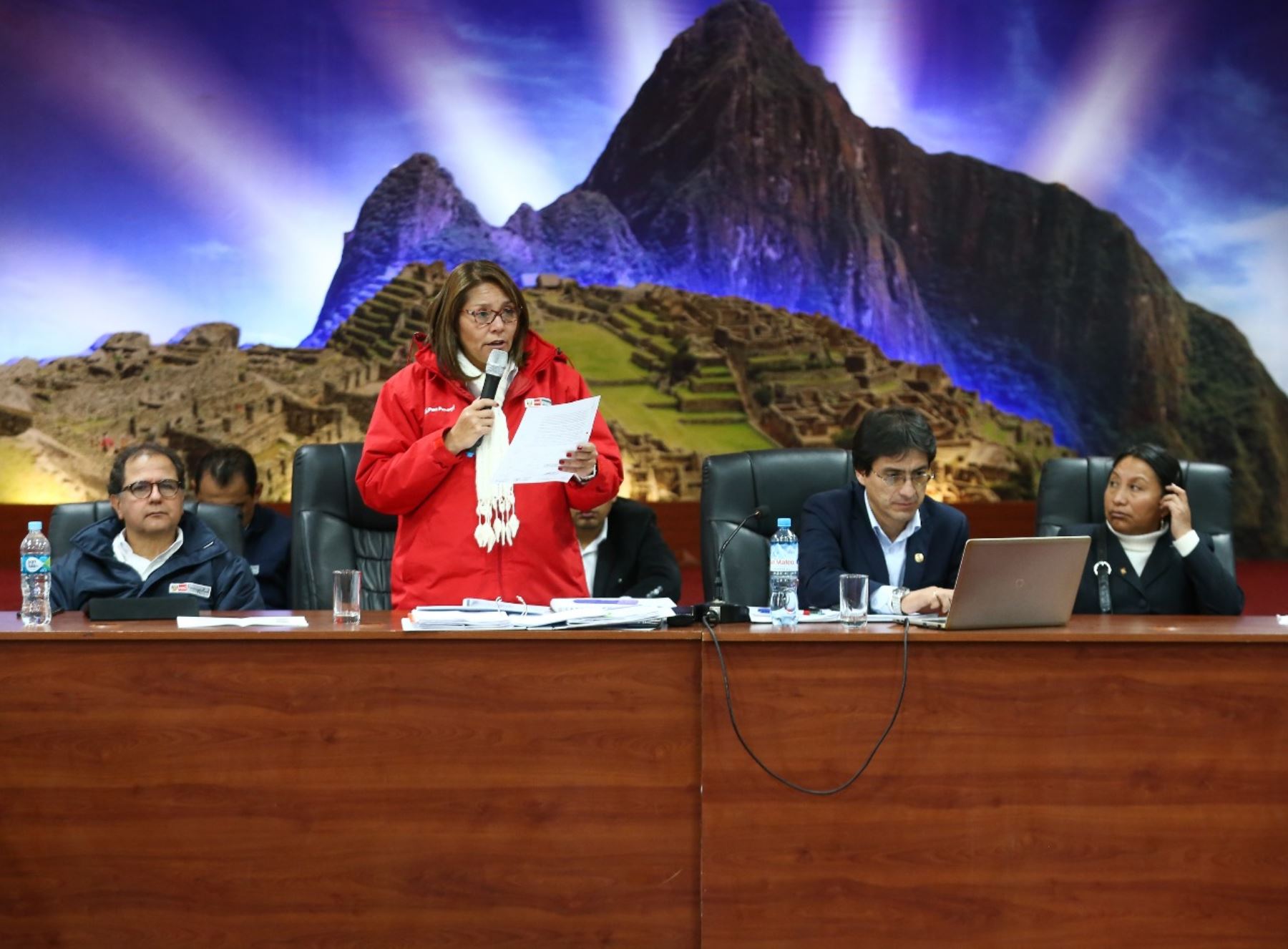 En la sede del Gobierno Regional del Cusco, la titular del Midis, Paola Bustamente, presidió una reunión con autoridades y dirigentes comunales de la provincia de Chumbivilcas, así como representantes de Las Bambas.