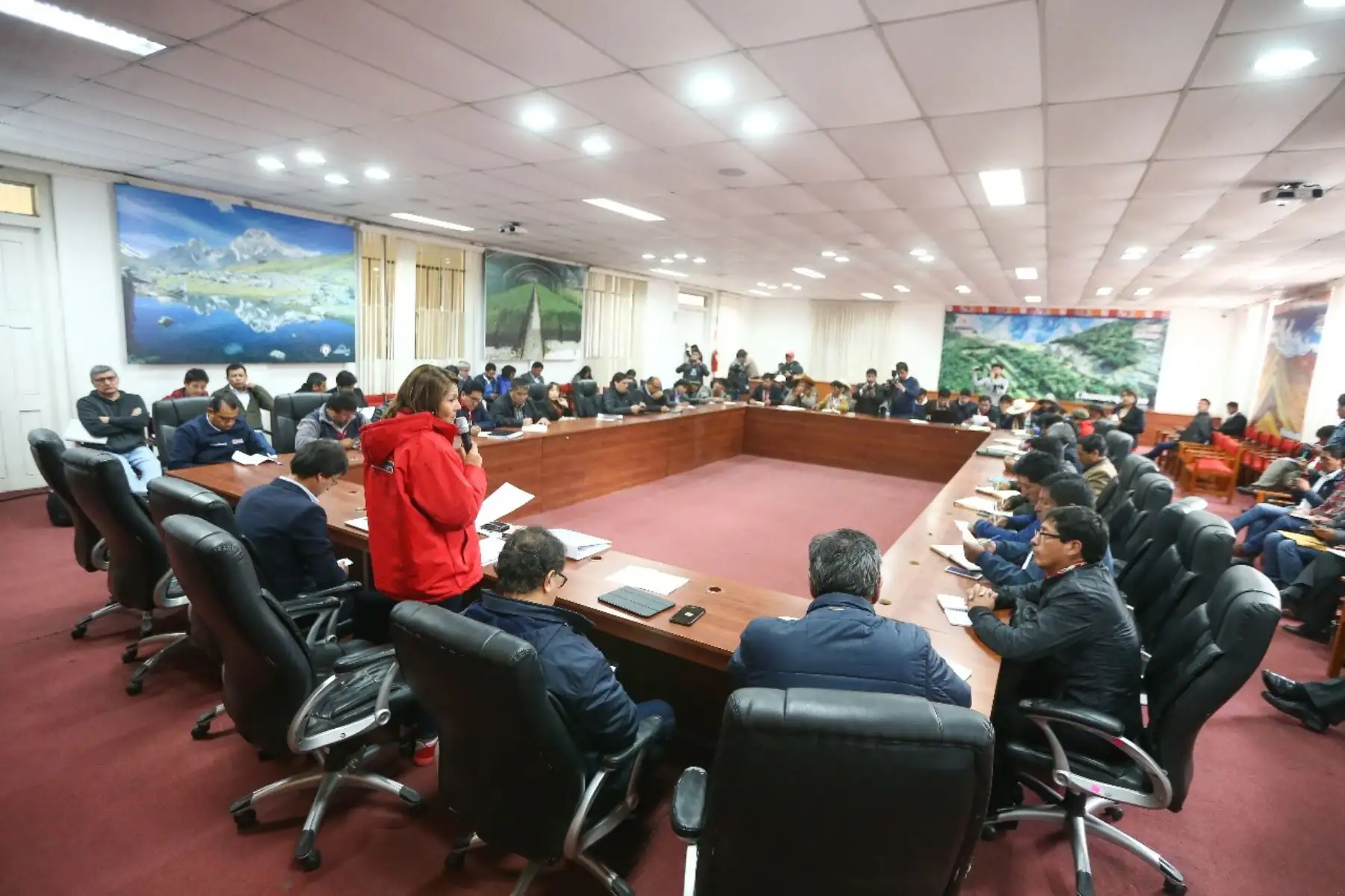 Titular del Midis, Paola Bustamente  presidió en Cusco reunión entre el Ejecutivo, autoridades y dirigentes comunales de la provincia de Chumbivilcas y representantes de la empresa minera Las Bambas.
Foto: ANDINA/MIDIS