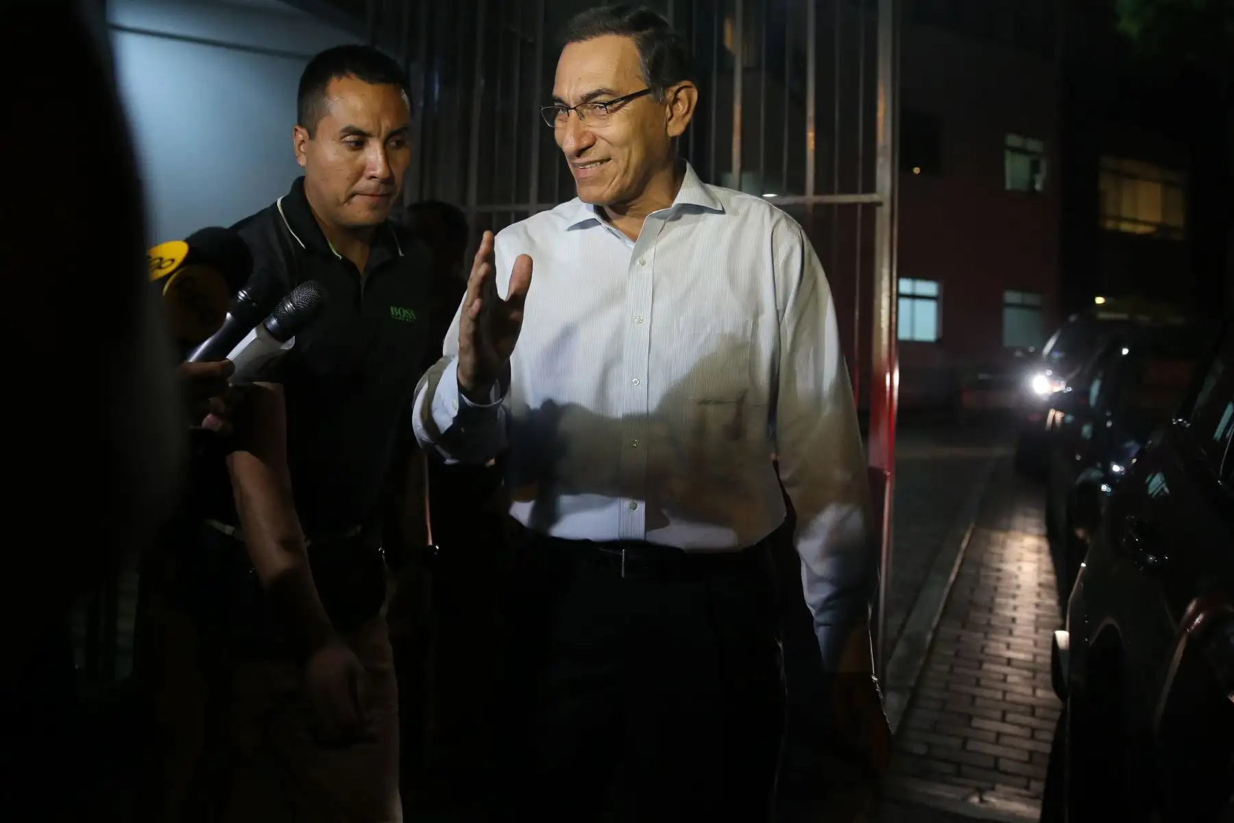 Presidente de la República, Martín Vizcarra, visita a Pedro Pablo Kuczynski, en la clínica Angloamericana.
Foto: ANDINA/Jhonny Laurente.
