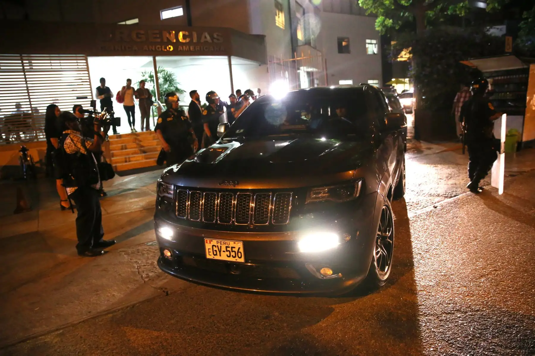 Presidente de la República, Martín Vizcarra, visita a Pedro Pablo Kuczynski, en la clínica Angloamericana.
Foto: ANDINA/Jhonny Laurente.