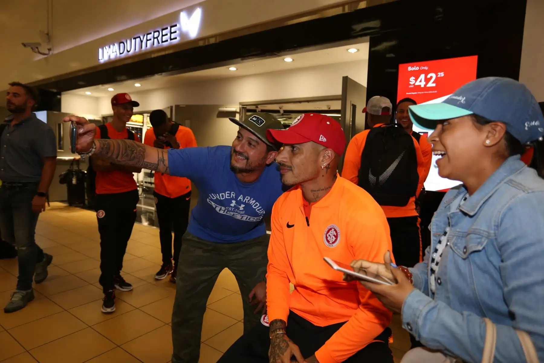 Paolo Guerrero arribó a Lima para enfrentar a Alianza. Foto: INTER