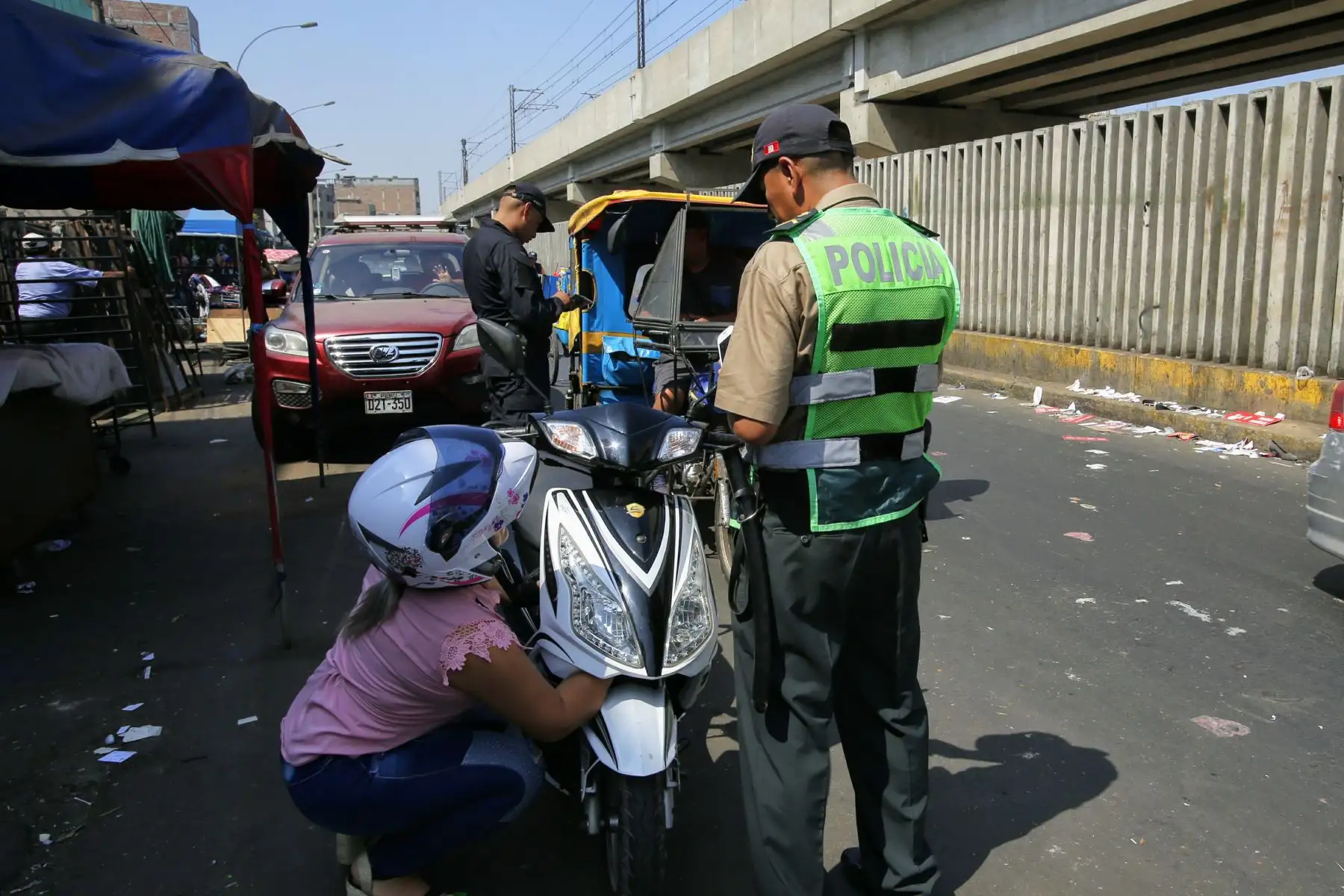 Comisaria de Apolo encabeza operativo en la cachina de la Av. Aviación del Distrito de la Victoria. Foto: ANDINA/Nathalie Sayago