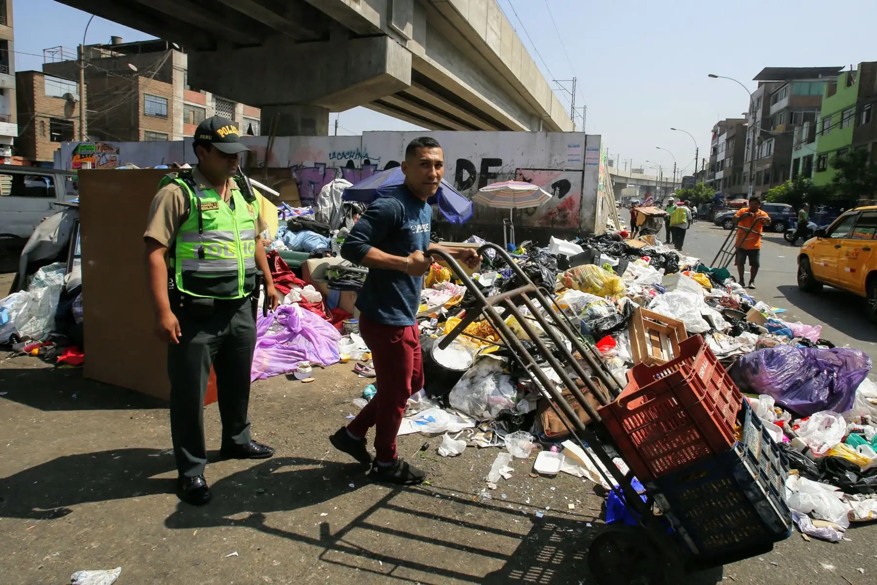 Comisaria de Apolo encabeza operativo en la cachina de la Av. Aviación del Distrito de la Victoria. Foto: ANDINA/Nathalie Sayago