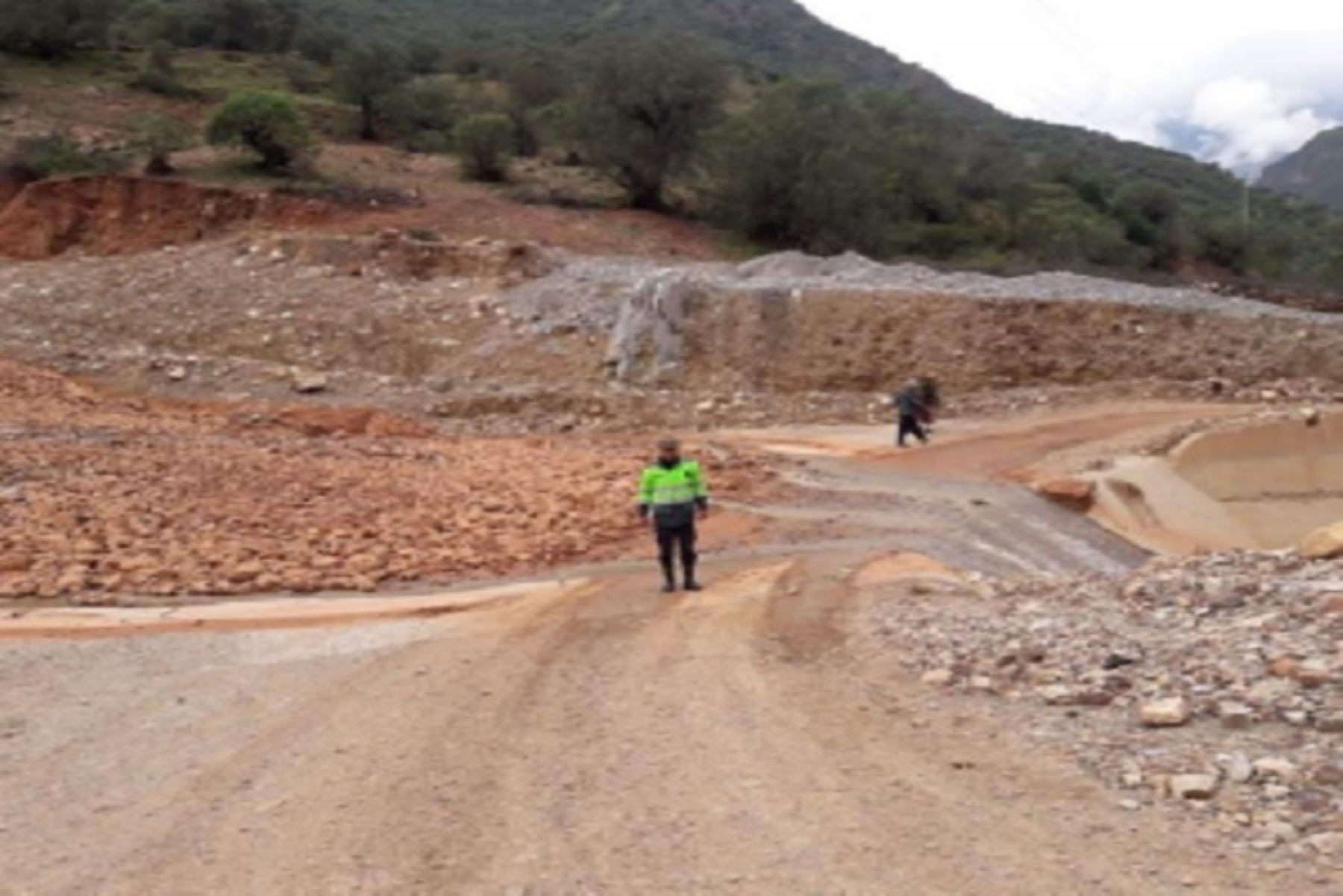 A consecuencia de las fuertes lluvias hoy se produjo un huaico que afectó la vía de comunicación del sector de Masupampa, distrito de Tapairihua, provincia de Aymaraes, en la región Apurímac y el tránsito se encuentra restringido, informó el Instituto Nacional de Defensa Civil (Indeci).