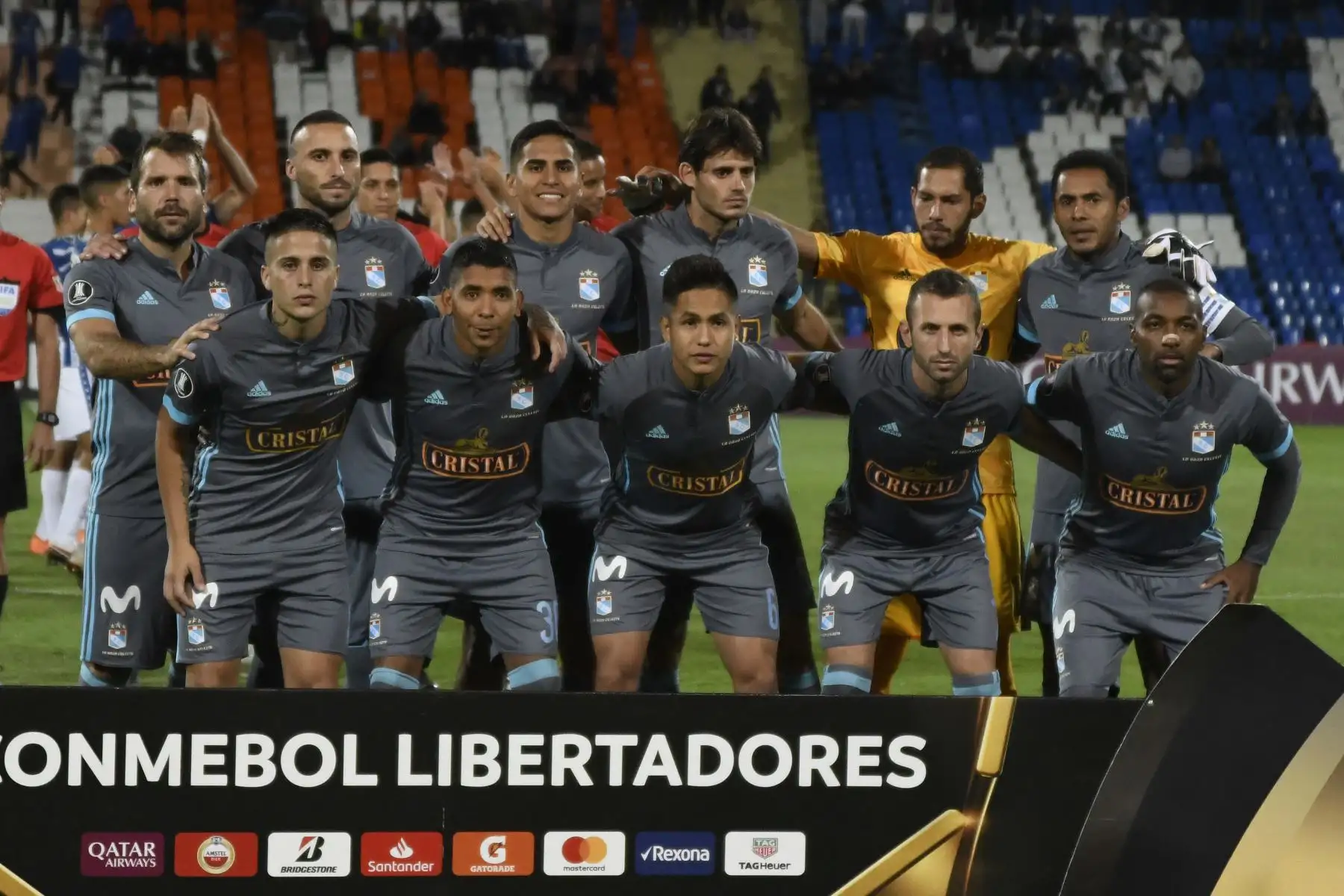 El equipo peruano de Sporting Cristal posa para una foto antes del partido de fútbol de la Copa Libertadores 2019 del grupo C contra la argentina Godoy Cruz en el estadio Malvinas Argentinas en Mendoza, Argentina.
Foto:AFP