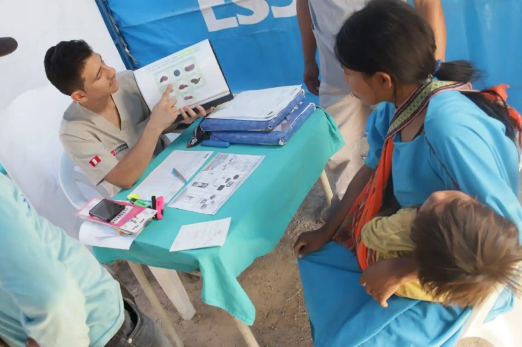 Comando Conjunto de las Fuerzas Armadas y DEVIDA 
impulsan Campaña Cívica Multisectorial en el VRAEM  llevando atencion de salud en más de 20 especialidades médicas, como programas y servicios del Estado en el Centro Poblado de Puerto Prado, en el departamento de Junín.
Foto: ANDINA/CCFFAA PERU