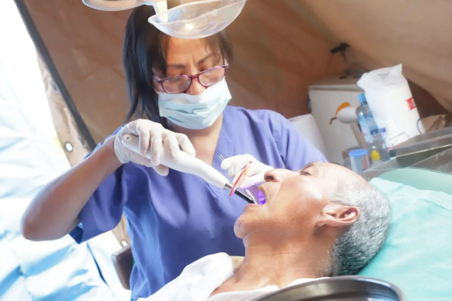 Comando Conjunto de las Fuerzas Armadas y DEVIDA 
impulsan Campaña Cívica Multisectorial en el VRAEM  llevando atencion de salud en más de 20 especialidades médicas, como programas y servicios del Estado en el Centro Poblado de Puerto Prado, en el departamento de Junín.
Foto: ANDINA/CCFFAA PERU