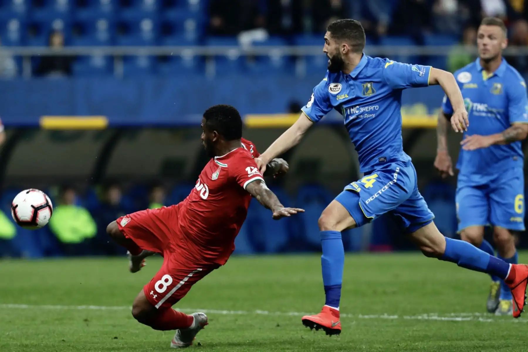 El delantero peruano Jefferson Farfán anotó hoy dos goles en el triunfo del Lokomotiv ante el Rostov por la Liga de Rusia.
Foto: ANDINA/@fckazanka