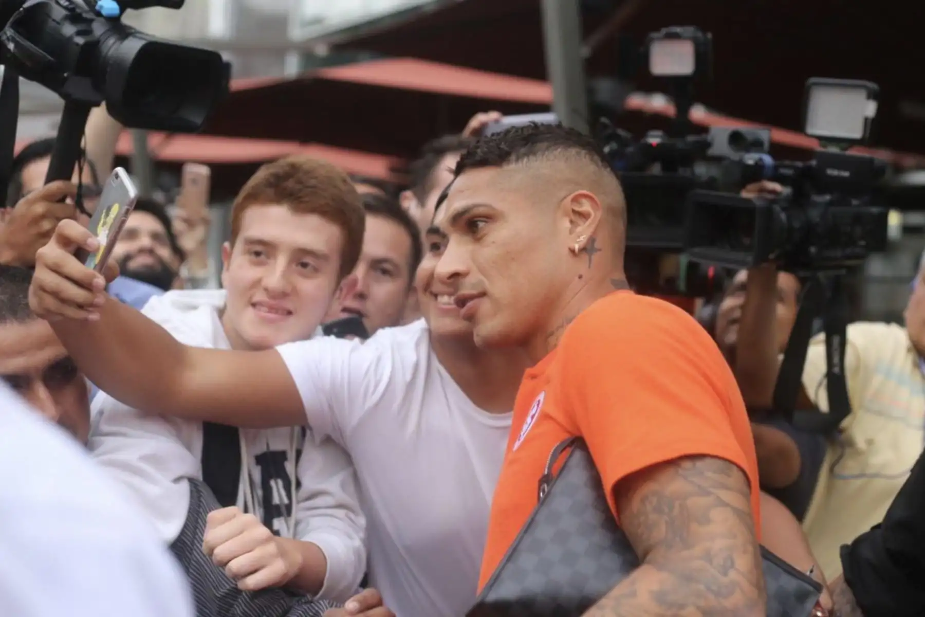 Paolo Guerrero llega al estadio Nacional para jugar el partido entre Alianza Lima vs Internacional, por la Copa Libertadores.
Foto: ANDINA/Internacional