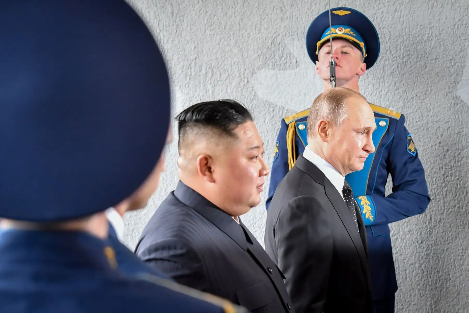 El líder de Corea del Norte Kim Jong Un se reunió con el presidente de Rusia, Vladimir Putin, en la ciudad rusa de Vladivostok. Foto: AFP