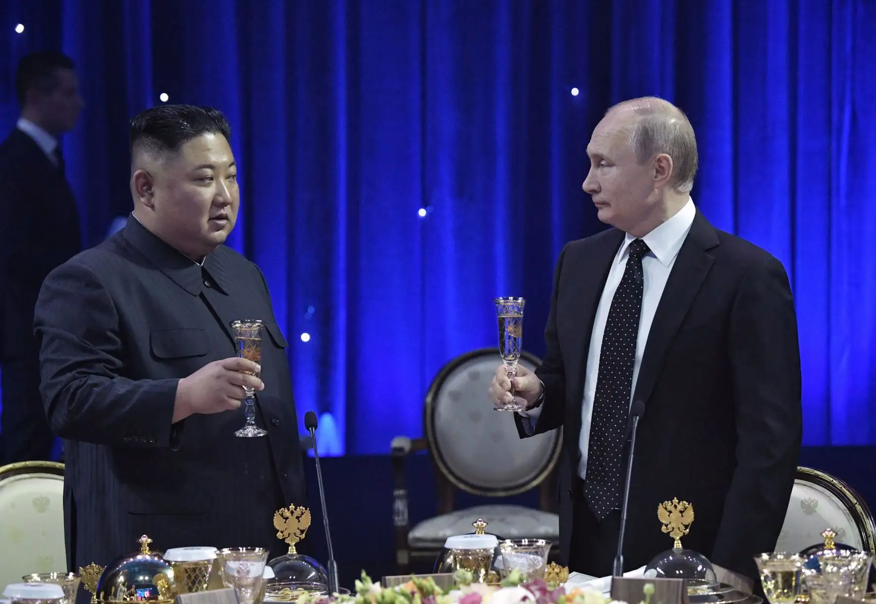 El líder de Corea del Norte Kim Jong Un se reunió con el presidente de Rusia, Vladimir Putin, en la ciudad rusa de Vladivostok. Foto: AFP