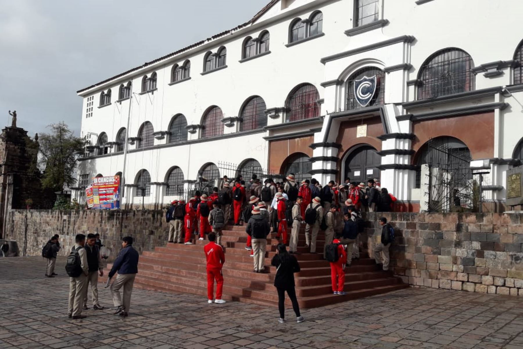 Cusco retrasa horario de ingreso de escolares a colegios por bajas temperaturas.