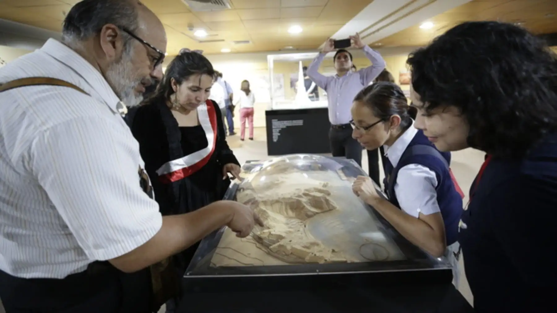 Muestra sobre batallas históricas en el Ministerio de Cultura.