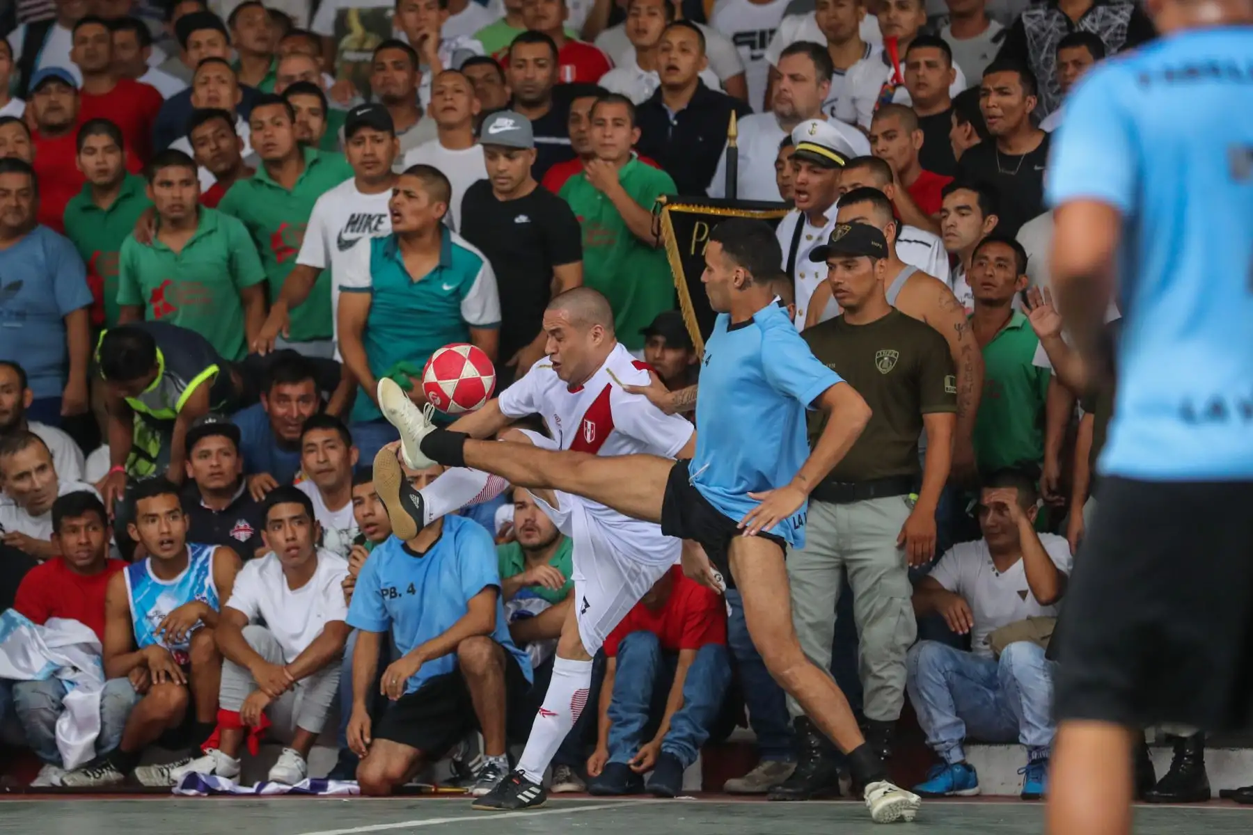 Reclusos del penal de Lurigancho disputan la final del campeonato Copa América Lurigancho 2019, organizado por el INPE. Foto: ANDINA/Juan Carlos Guzmán Negrini.