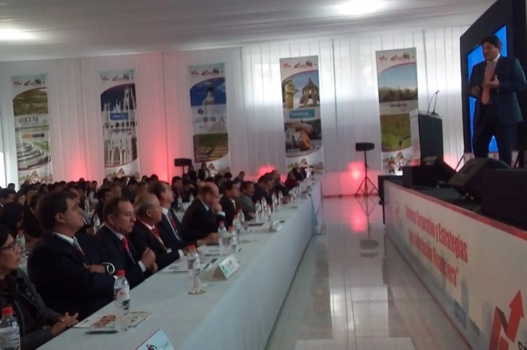 Superintendente adjunto de cooperativas de ahorro y crédito de la SBS, Óscar Basso. Foto: Cortesía.