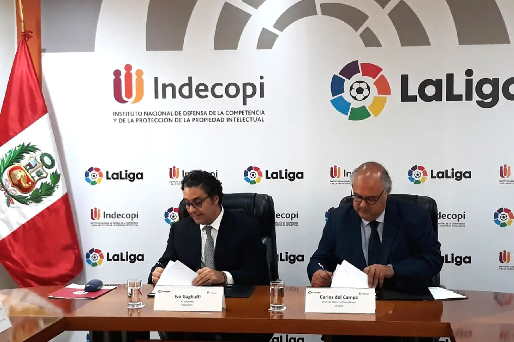 Firma de convenio entre Indecopi y la Liga de Fútbol de España. Foto: Andina/Difusión