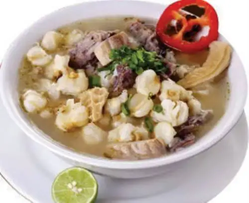 sopa es un plato tradicional y emblemático de la sierra central y se prepara con dos superalimentos: el mote y el ají verde, conocido también como ají amarillo o ají escabeche. ANDINA/Difusión
