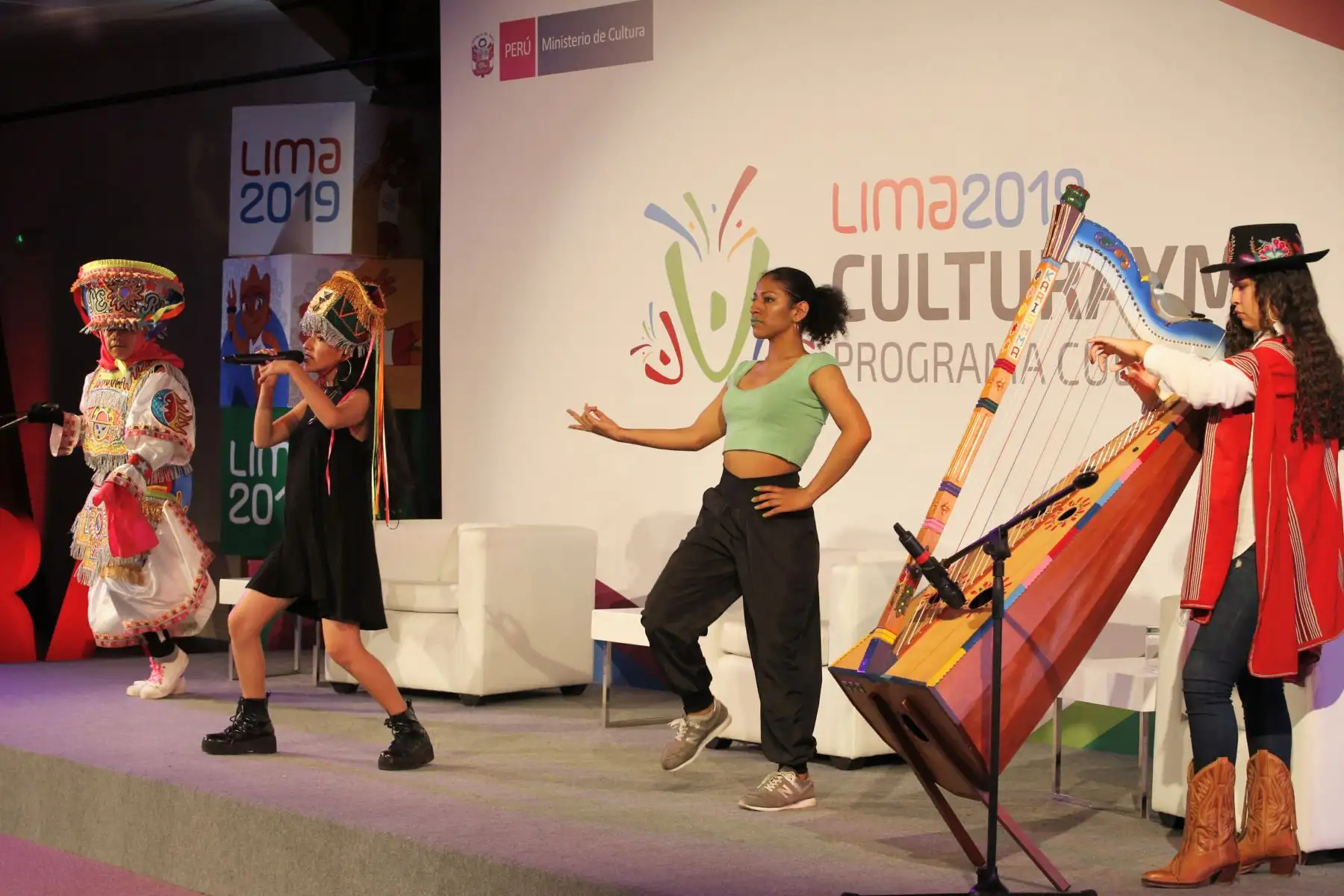 Panamericanos Lima 2019. Con el lema La Fiesta de la Cultura, el comite Organizador de los Juegos Panamericanos y Parapanamericanos presentó el Programa Cultural Lima 2019 acompañados por la Ministra de Cultura, Ulla Holmquist.  Foto: ANDINA/Nathalie Sayago