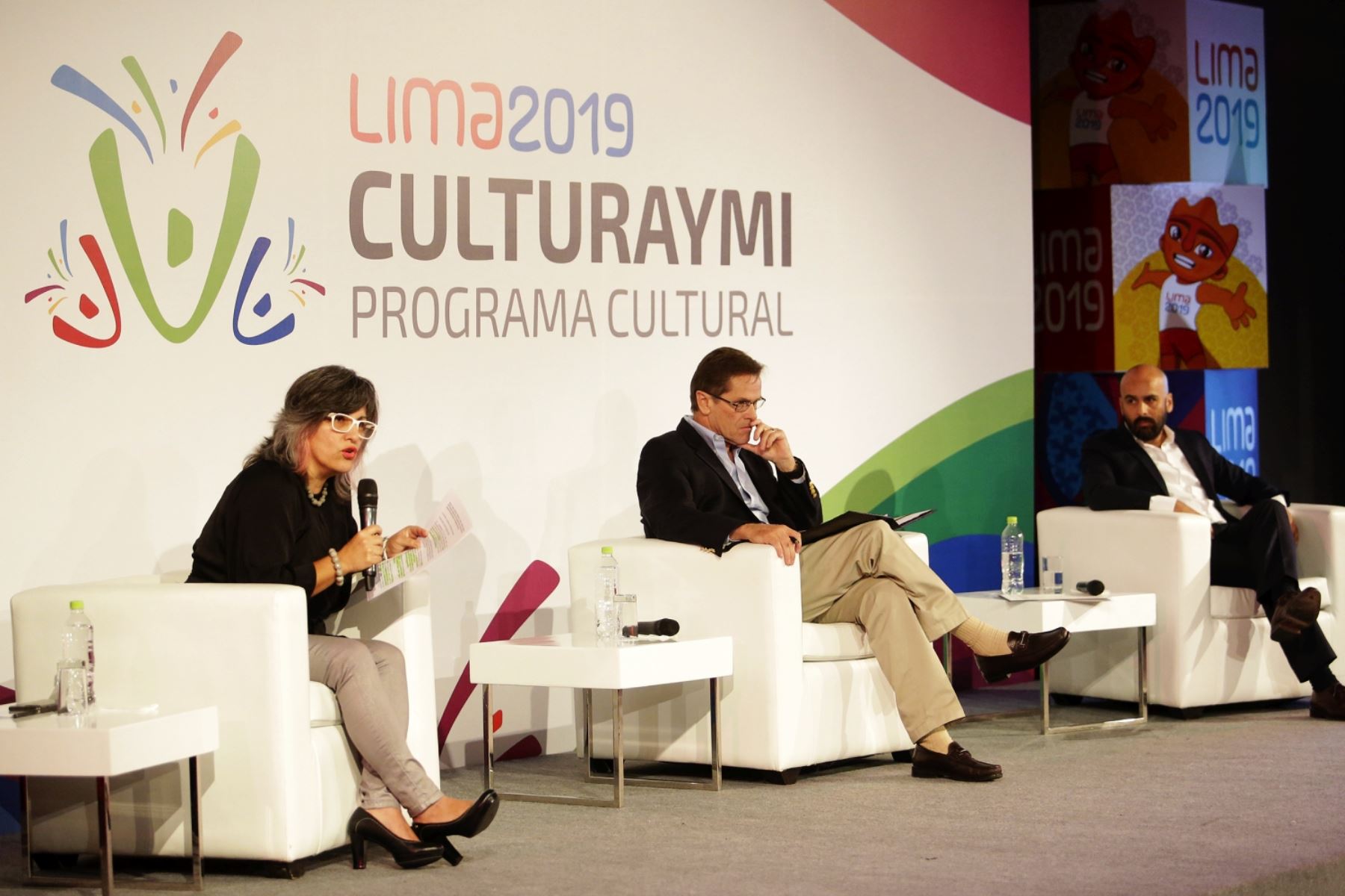 Ministra de Cultura, Ulla Holmquist Pachas, participó en la presentación del Programa Cultural Lima 2019, “Culturaymi”, junto a Carlos Neuhaus , presidente de la Comisión Organizadora de los Juegos Panamericanos de Lima 2019 (Copal).