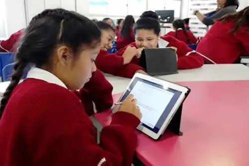 Minedu forma grupo técnico para el desarrollo de la educación digital. Foto: ANDINA/Difusión.