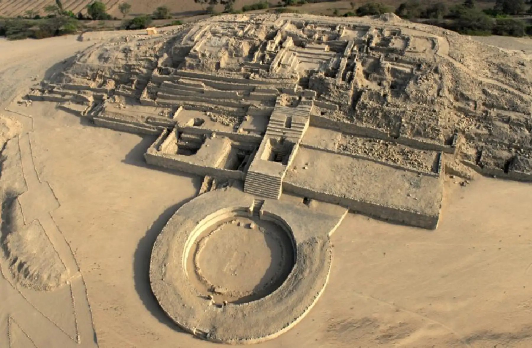 La realización de los Juegos Panamericanos y Parapanamericanos que se realizarán próximamente en Lima permitirán mostrar, entre otros aspectos culturales, la importancia de la civilización Caral, la más antigua de América, sostuvo la directora de la zona arqueológica, Ruth Shady Solís.ANDINA/archivo