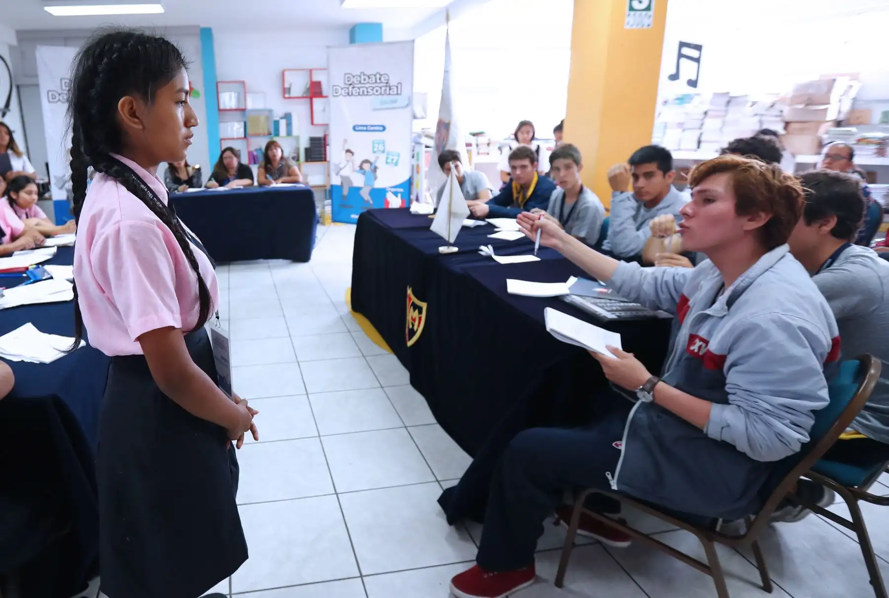 La Defensoría del Pueblo organiza el primer Debate Escolar. Alumnos y alumnas expresan sus ideas y propuestas para prevenir la violencia. Foto: ANDINA/Norman Córdova