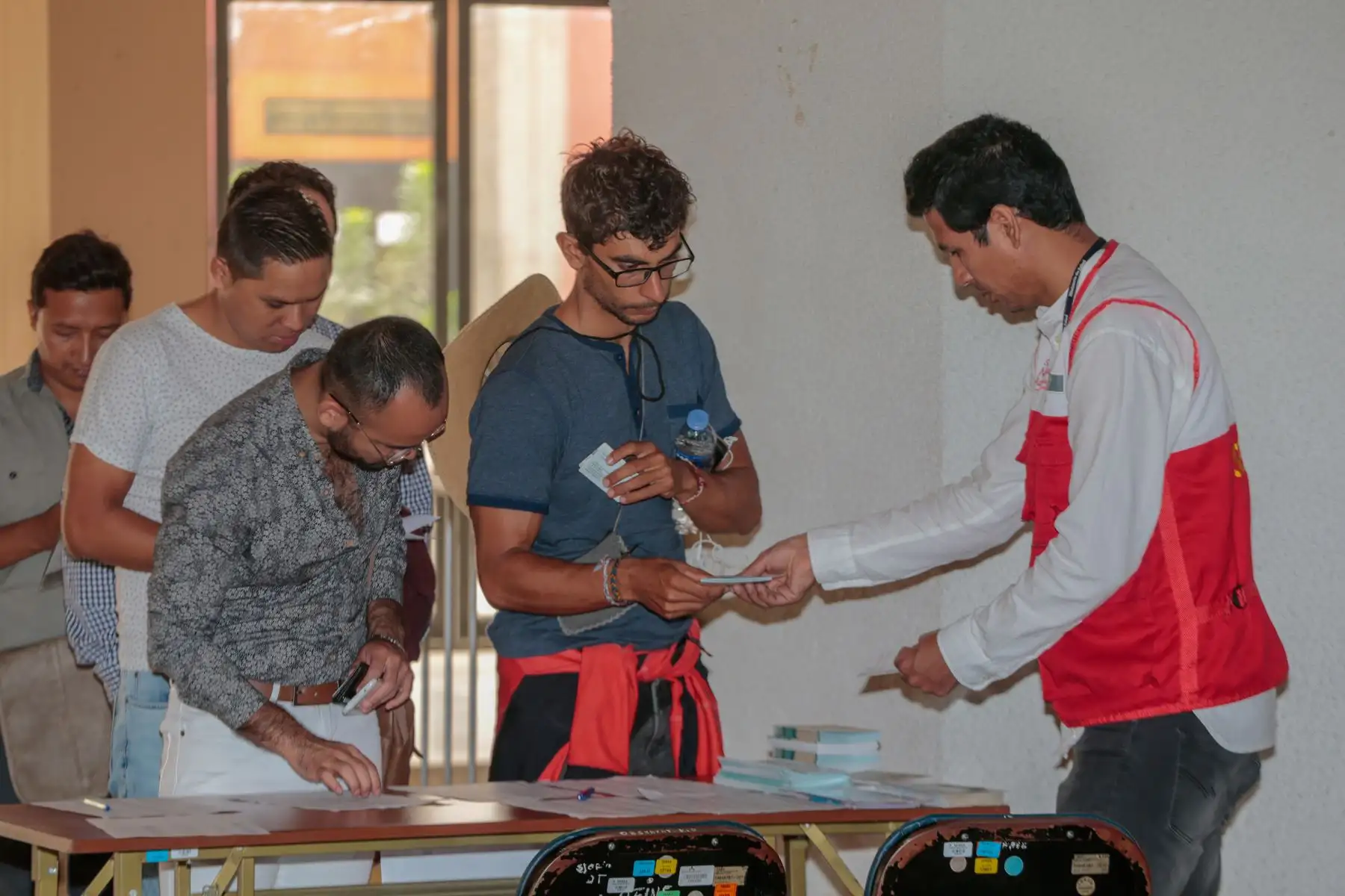 Ministra de Salud, Zulema Tomás,  brinda una emotiva bienvenida a los jóvenes serumistas en el Auditorio del Cuartel General del Ejército. 
6271 profesionales de la salud realizarán el Serums 2019, en los establecimientos de salud del país. 
Foto: ANDINA/ Minsa