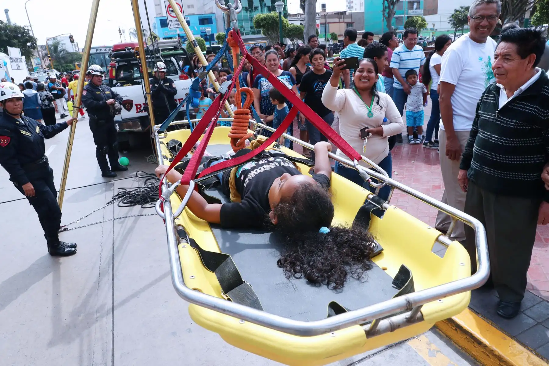 Feria Temática Informativa de la PNP, que tiene por finalidad dar a conocer los programas preventivos que tiene la PNP ante  la ciudadanía .Foto: ANDINA/Norman Córdova