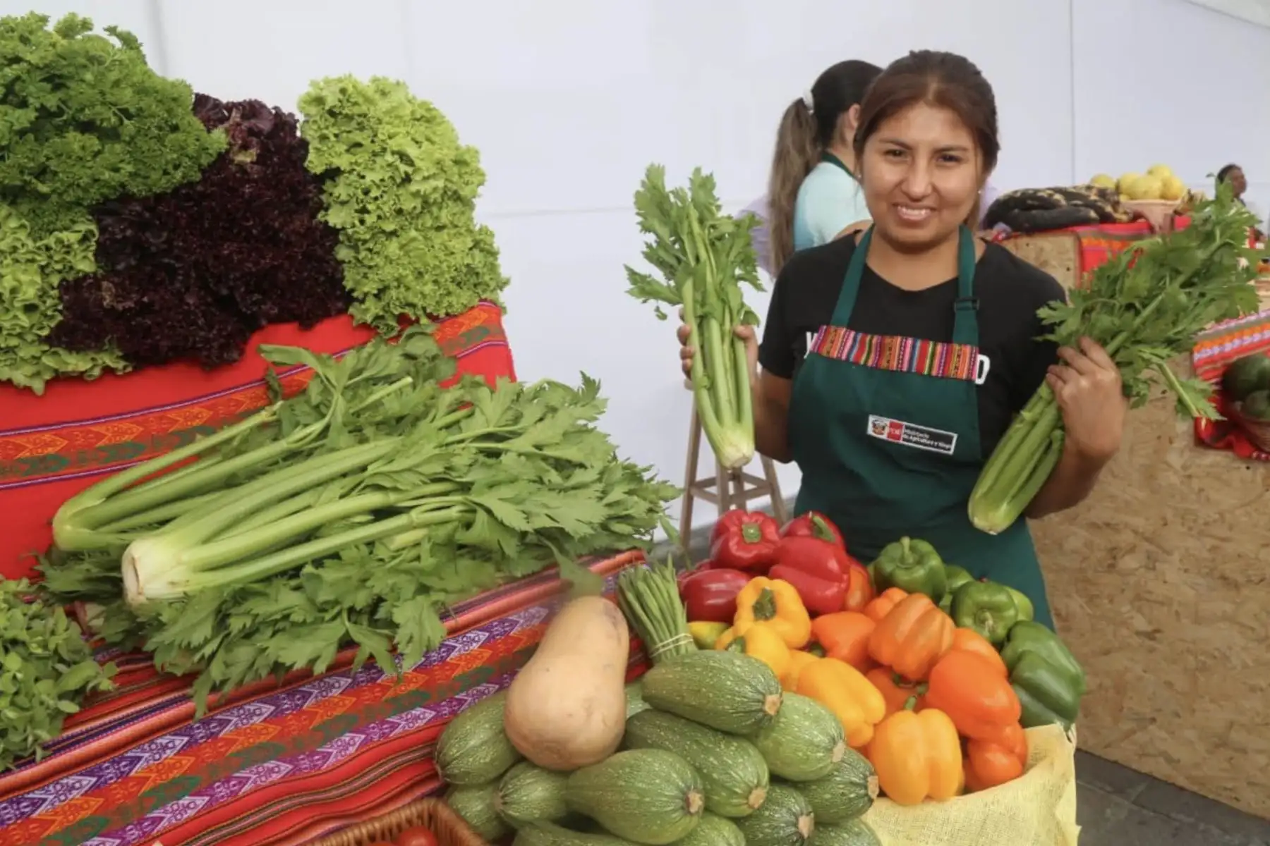 Ministra de Agricultura y Riego, Fabiola Muñoz clausura la Semana Nacional de Frutas y Verduras en la Plaza Manco Cápac en La Victoria. 
Foto: ANDINA/Minagri