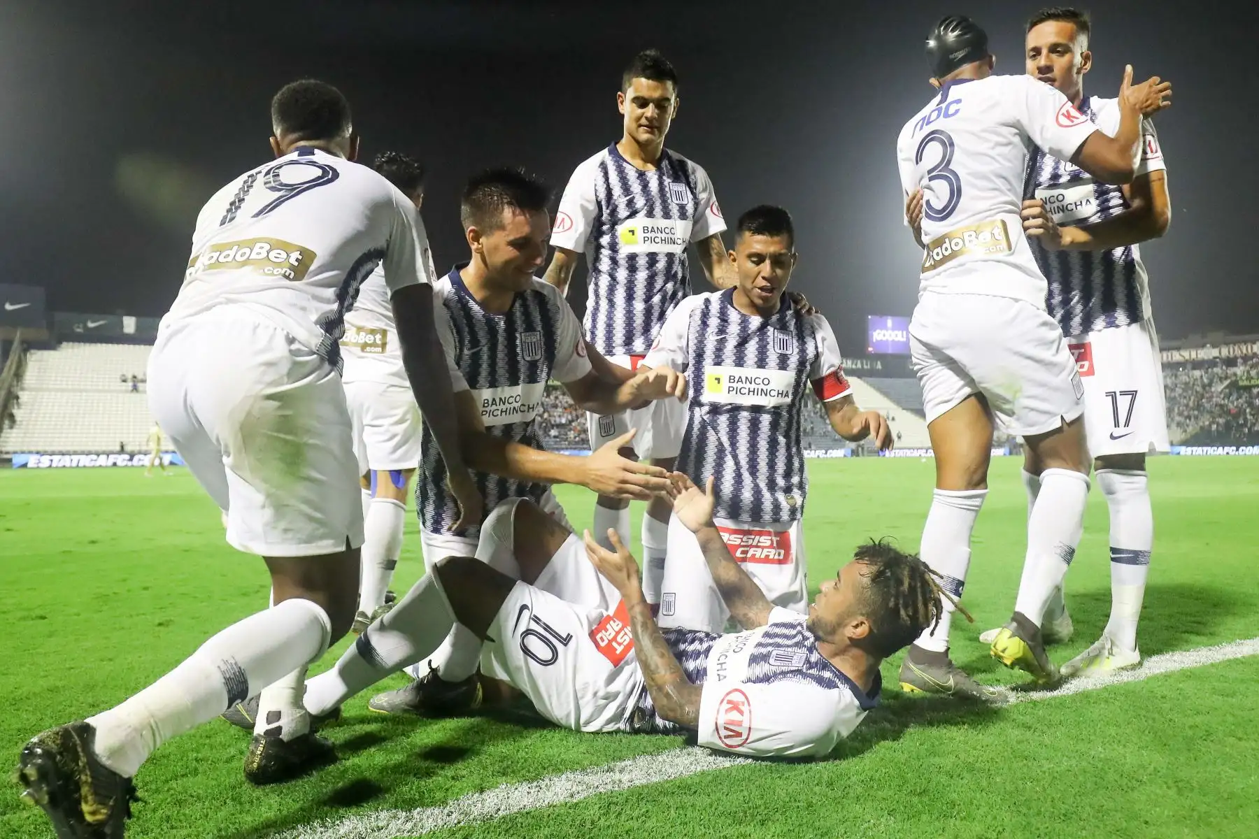 Alianza Lima ganó 1-0 a San Martín en Matute con gol de Joazhiño Arroé

Foto: ANDINA/Juan Carlos Guzmán Negrini.