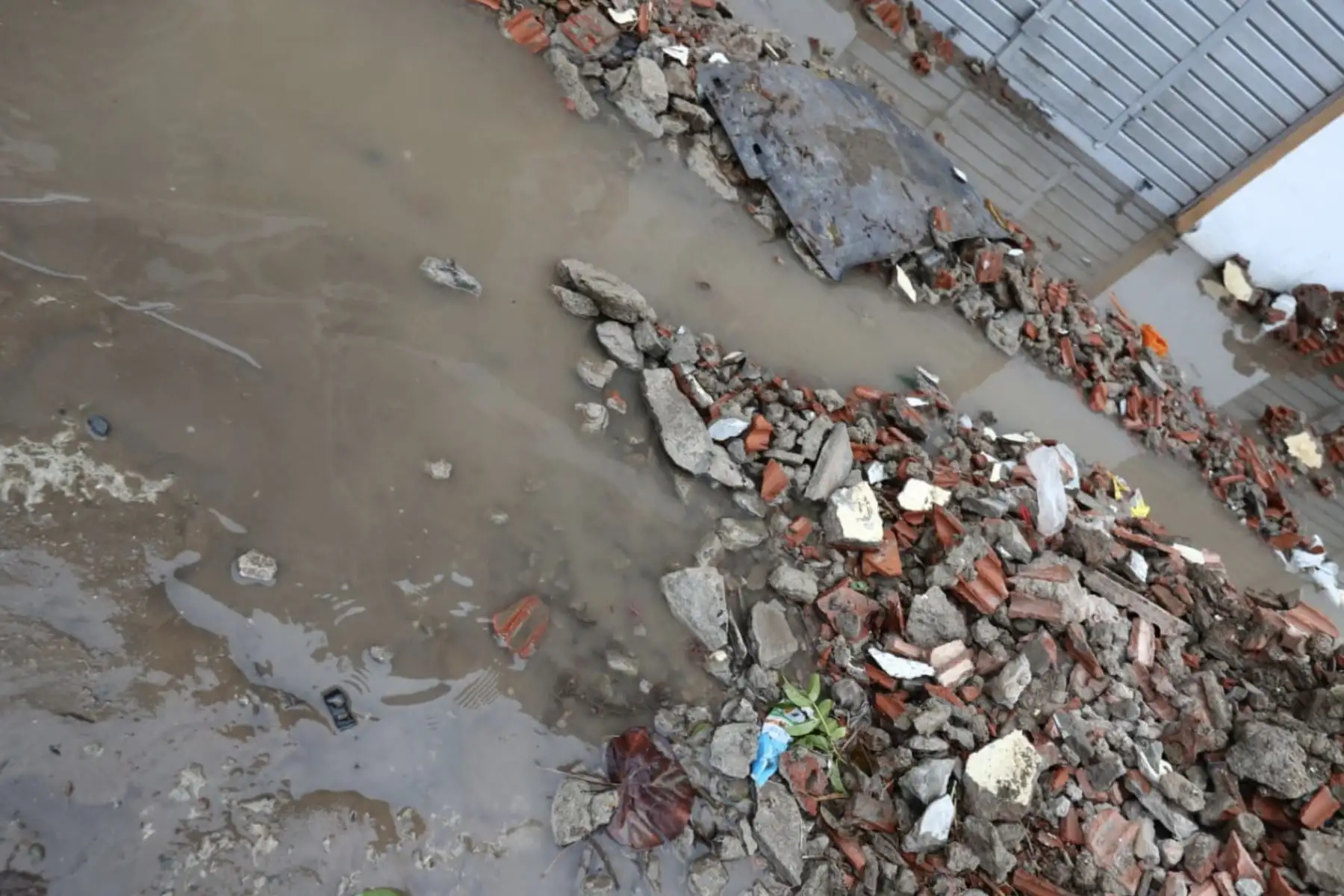 Río Surco se desborda e inunda varias viviendas en Chorrillos. Foto: ANDINA/ Norman Córdova