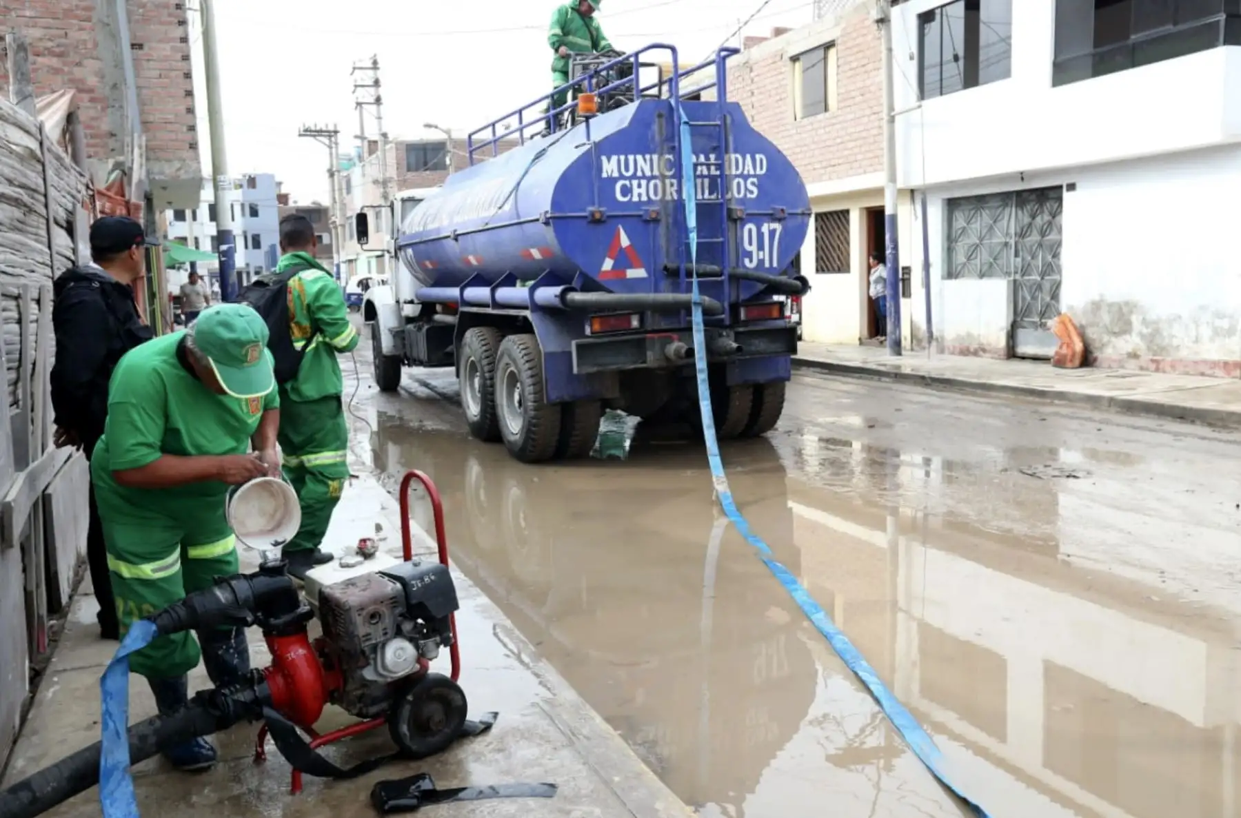 Río Surco se desborda e inunda varias viviendas en Chorrillos. Foto: ANDINA/ Norman Córdova