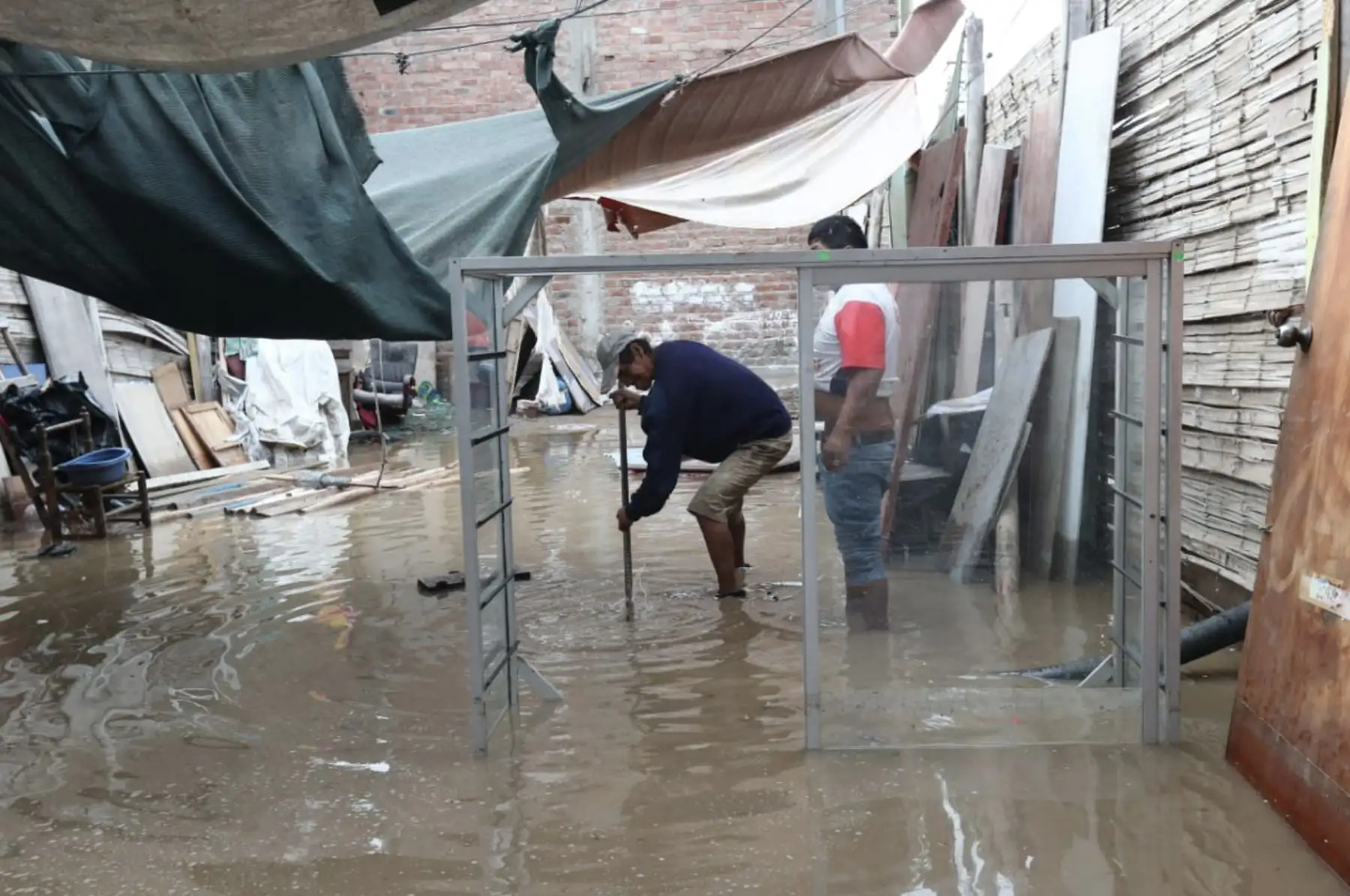 Río Surco se desborda e inunda varias viviendas en Chorrillos. Foto: ANDINA/ Norman Córdova