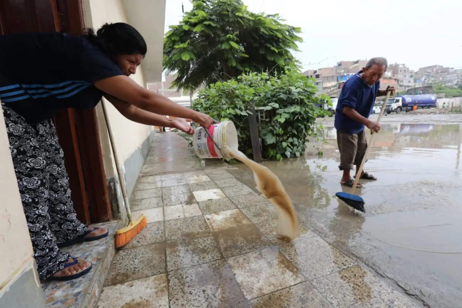 Río Surco se desborda e inunda varias viviendas en Chorrillos. Foto: ANDINA/ Norman Córdova
