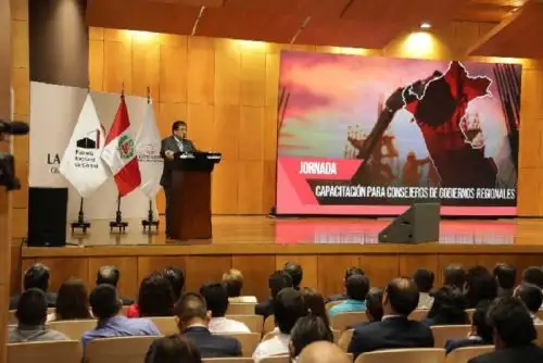 La Contraloría General de la República inició hoy la capacitación de más de 300 consejeros de los gobiernos regionales de todo el país para fortalecer sus capacidades técnicas en materia de control gubernamental y gestión pública.
