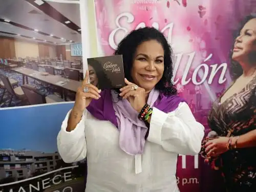 La cantante nacional presentó un “Un Bolero, Un Vals 2”.