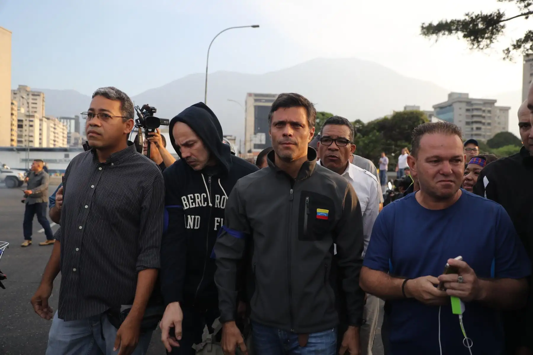 Leopoldo López fue liberado por militares venezolanos. Foto:EFE Leopoldo López fue liberado por militares venezolanos. Foto:EFE