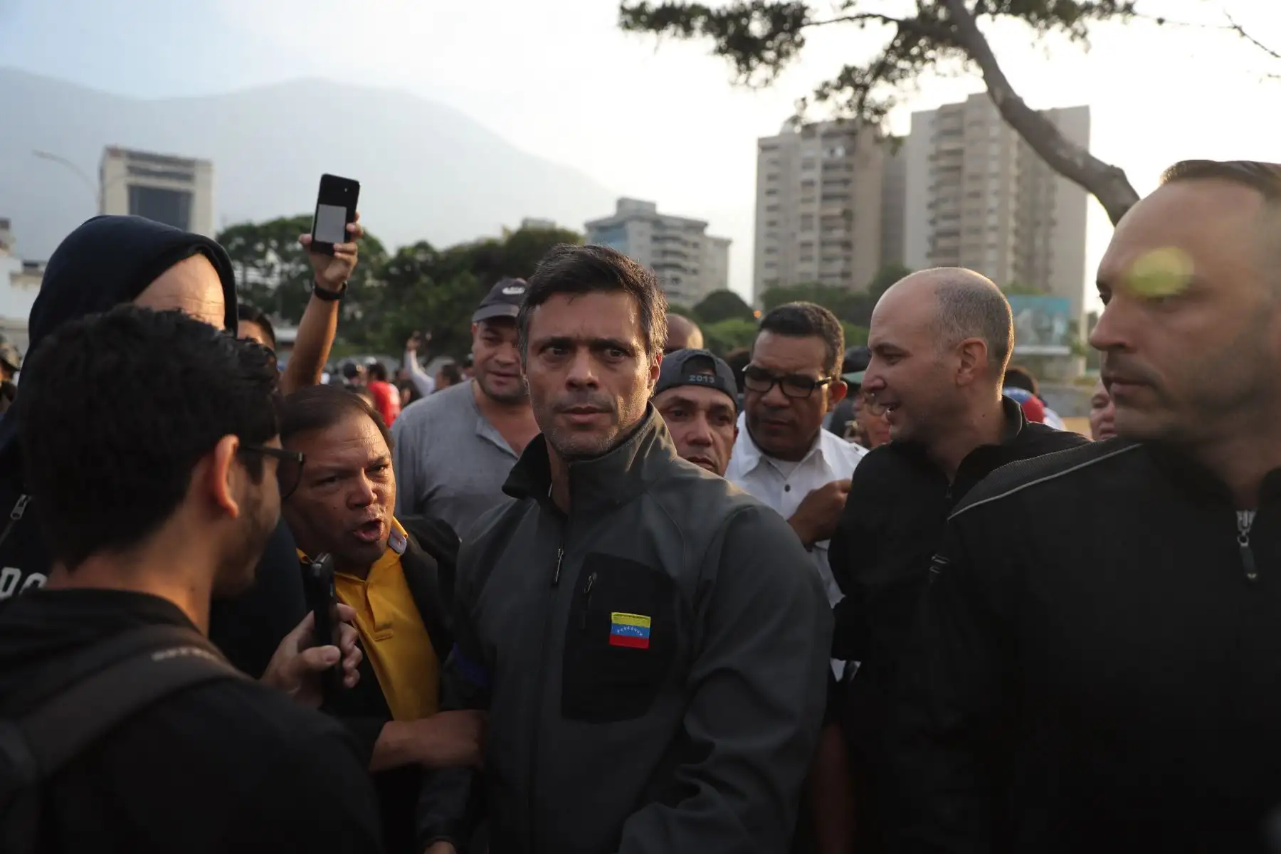 Leopoldo López fue liberado por militares venezolanos. Foto:EFE Leopoldo López fue liberado por militares venezolanos. Foto:EFE