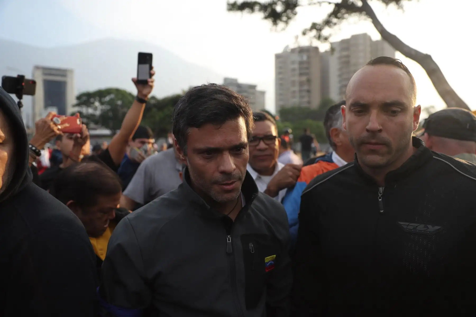 Leopoldo López fue liberado por militares venezolanos. Foto:EFE Leopoldo López fue liberado por militares venezolanos. Foto:EFE