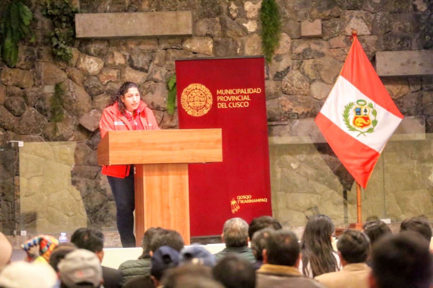 Ministra Fabiola Muñoz en Cusco.