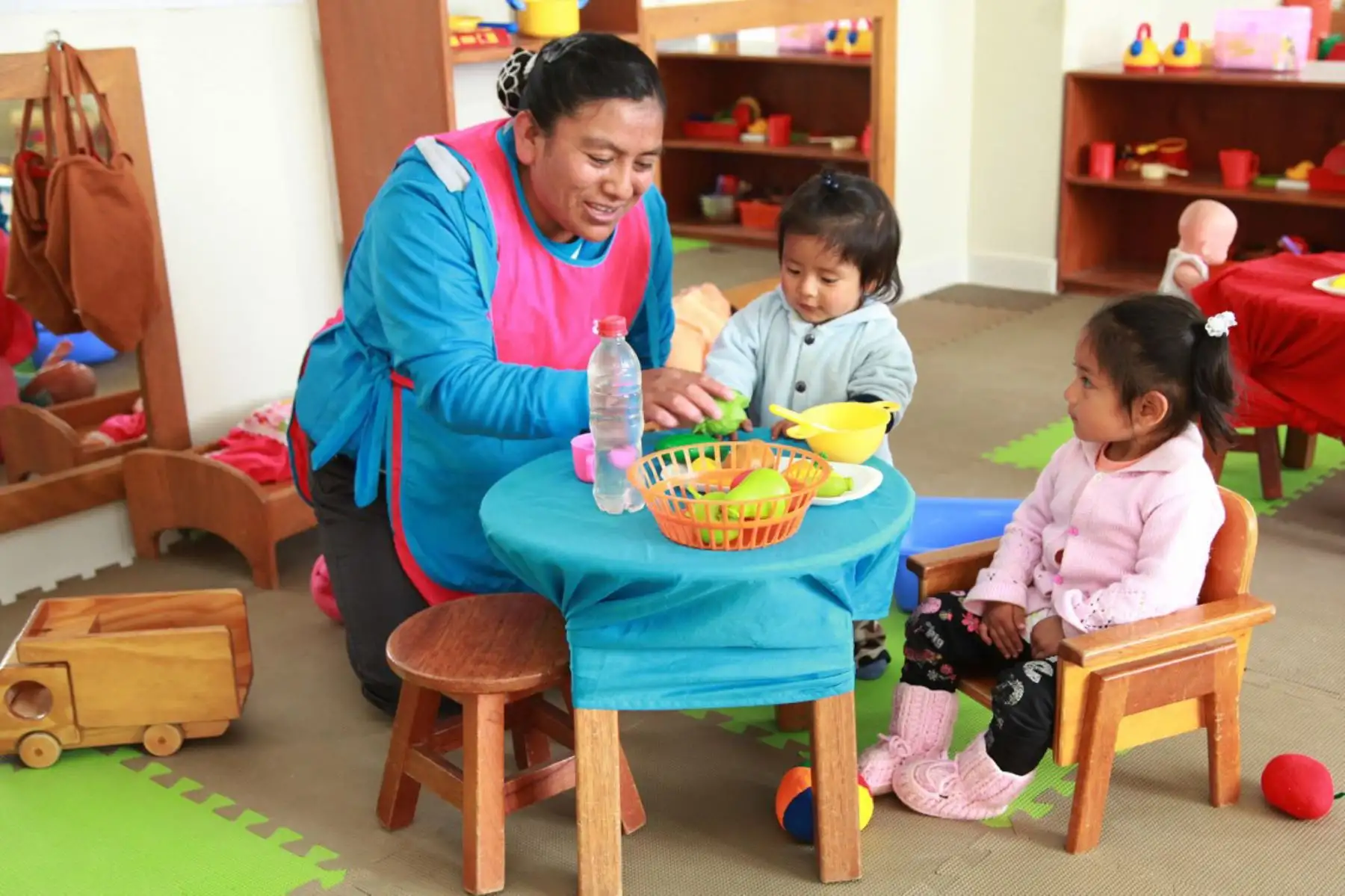 Más de 60 niñas y niños menores de tres años de edad que residen en la comunidad de Nueva Fuerabamba, en el distrito de Challhuahuacho, región Apurímac, recibirán una atención de calidad para su óptimo desarrollo con la puesta en marcha del Servicio de Cuidado Diurno del Programa Nacional Cuna Más del Ministerio de Desarrollo e Inclusión Social (Midis).
