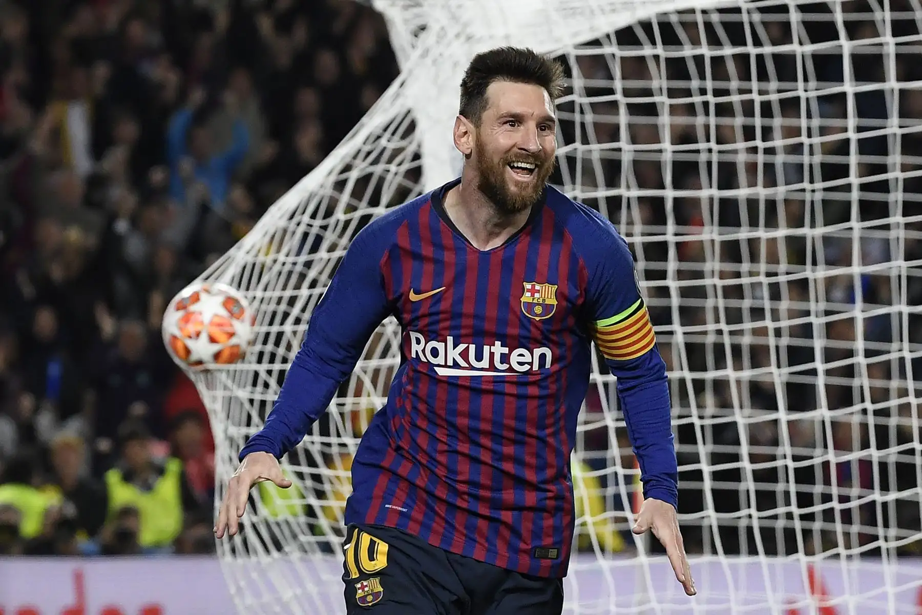 El delantero argentino de Barcelona, ​​Lionel Messi, celebra después de marcar un gol durante la semifinal de la UEFA Champions League, partido de fútbol de ida entre Barcelona y Liverpool en el Estadio Camp Nou de Barcelona.
Foto:AFP